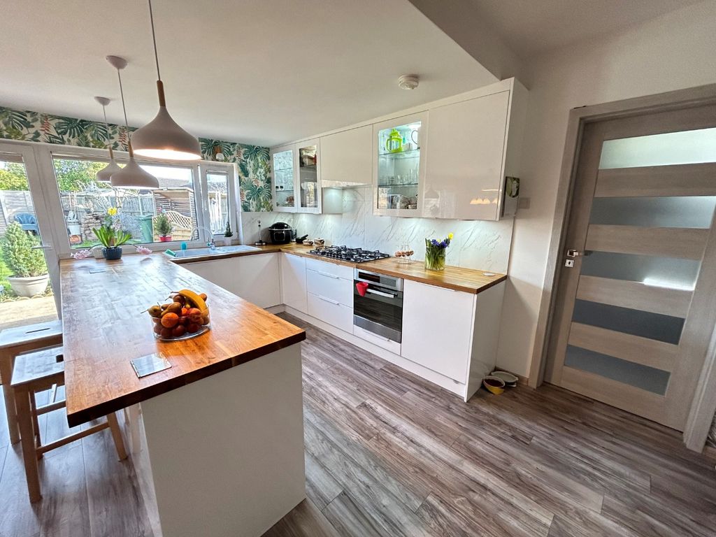 4 bed semi-detached house for sale in Dunstable Road, Houghton Regis, Dunstable LU5, £500,000