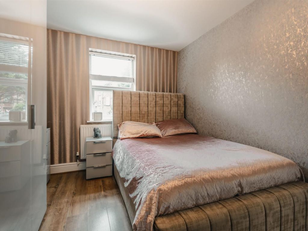 2 bed flat for sale in Merrilocks Road, Crosby, Liverpool L23, £250,000