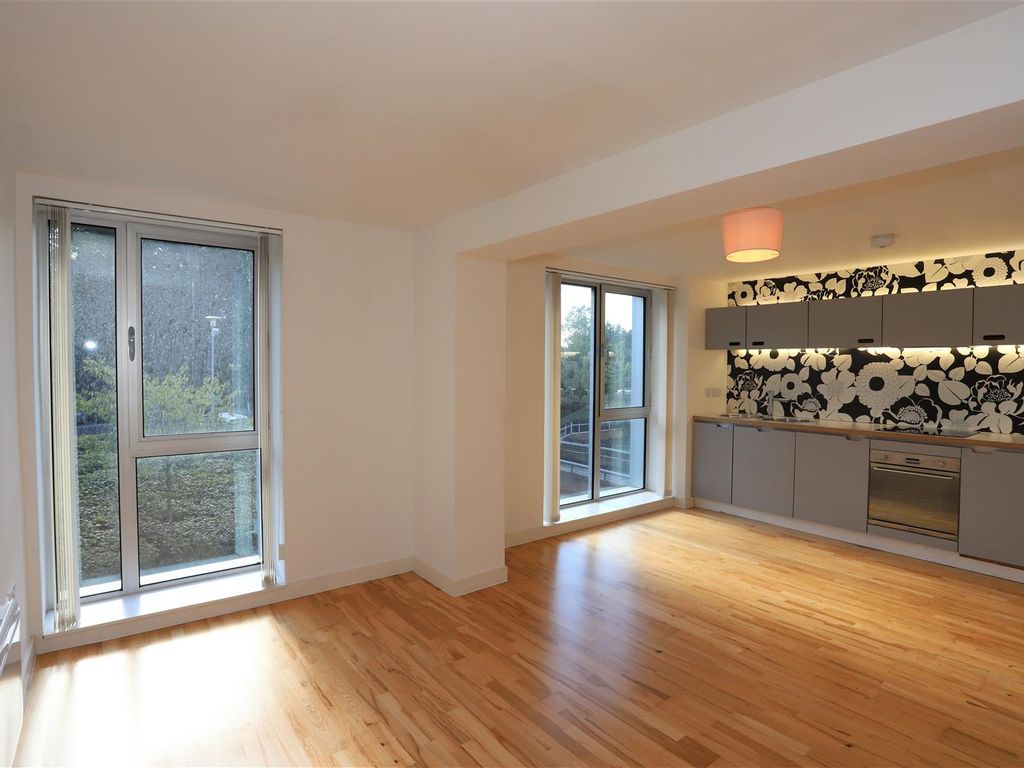 1 bed flat for sale in Dalton Street, Manchester M40, £150,000