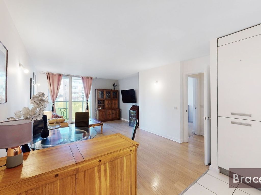 1 bed flat for sale in New River Avenue, London N8, £360,000