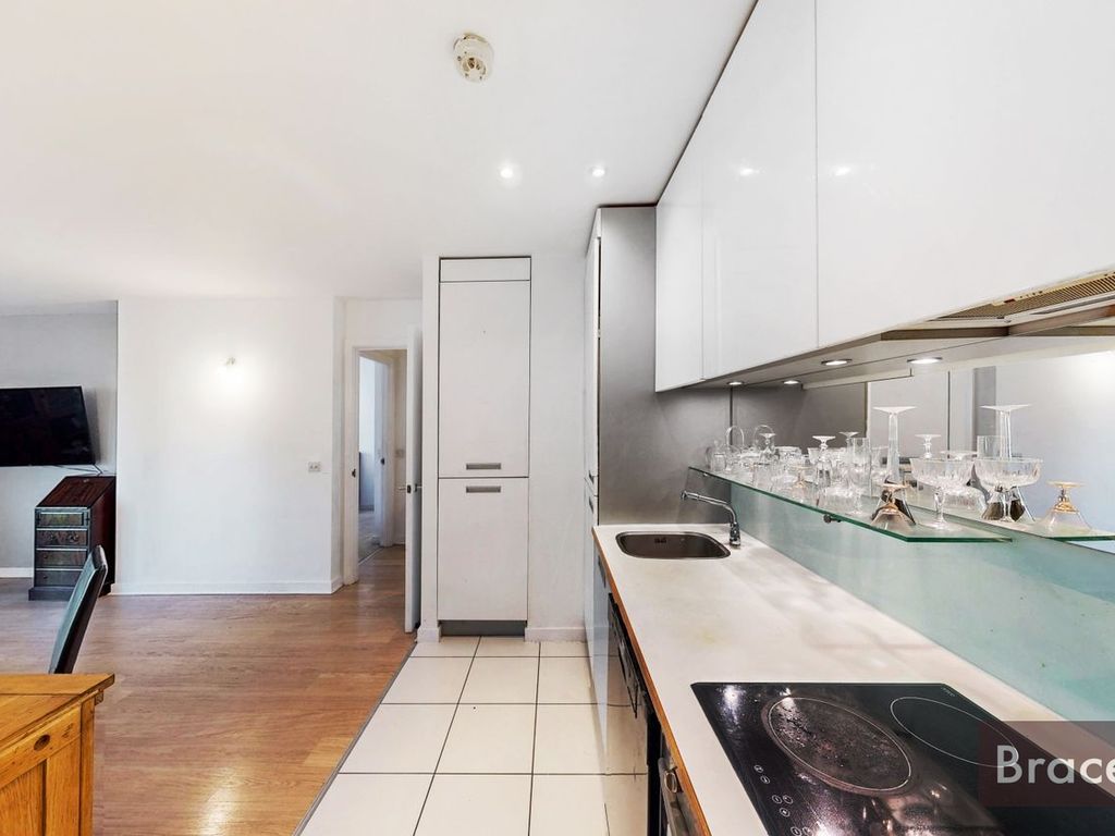 1 bed flat for sale in New River Avenue, London N8, £360,000