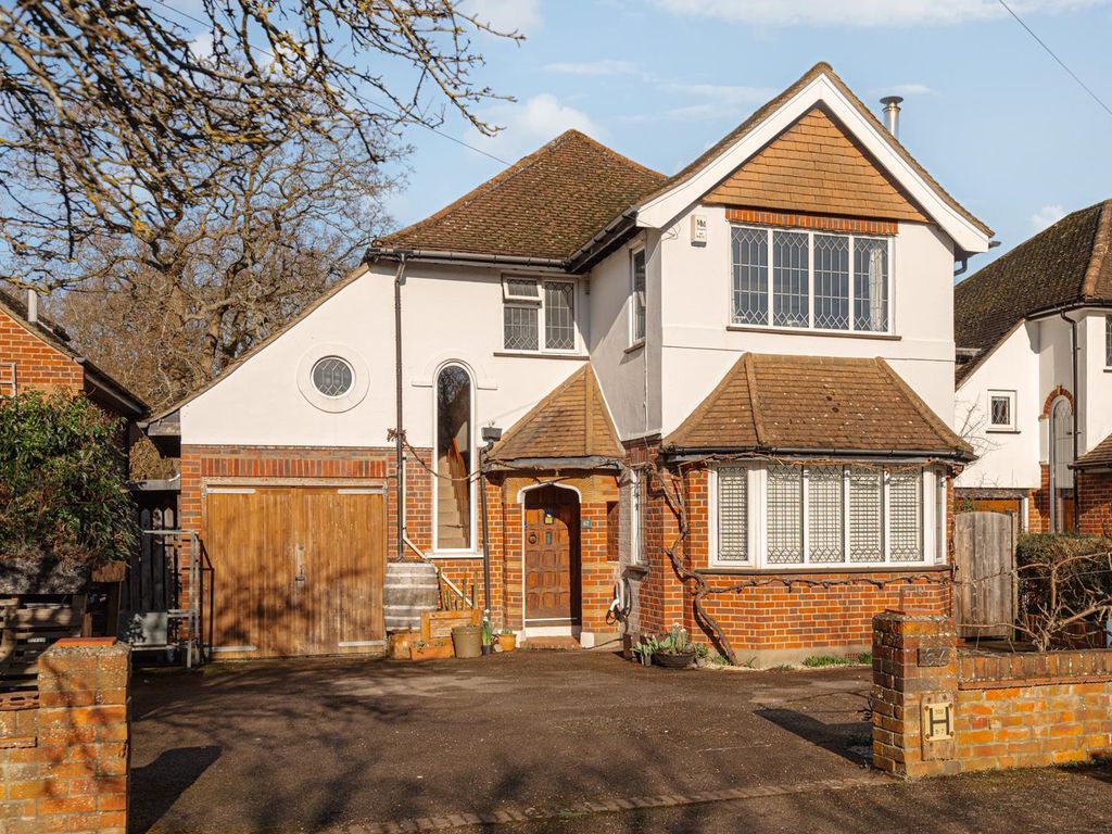 4 bed detached house for sale in Broadhurst, Ashtead KT21, £1,050,000