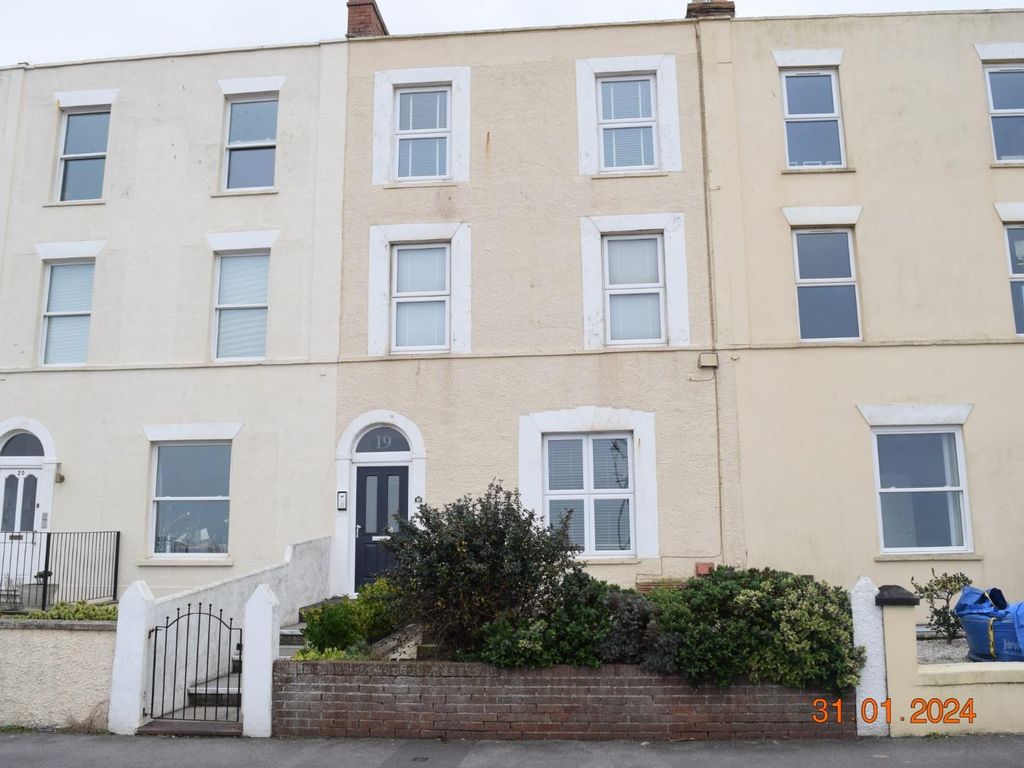 1 bed flat to rent in Esplanade, Burnham-On-Sea TA8, £800 pcm