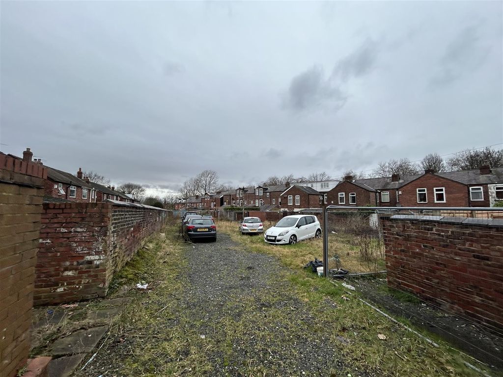 Land for sale in Broom Lane, Levenshulme, Manchester M19, £55,000