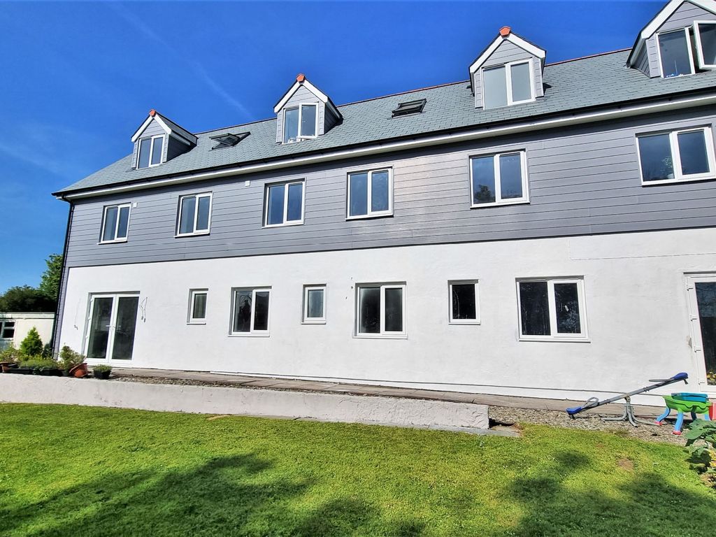 2 bed flat for sale in Penclease House, Camelford PL32, £179,999