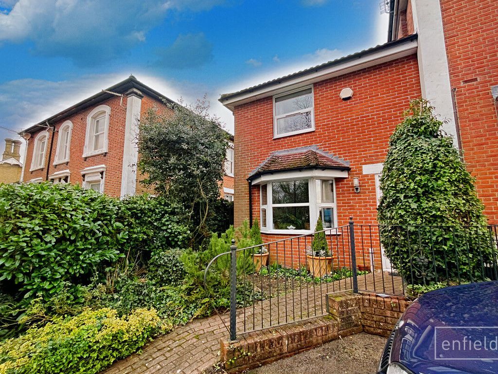 2 bed semi-detached house for sale in Swift Road, Southampton SO19, £289,950