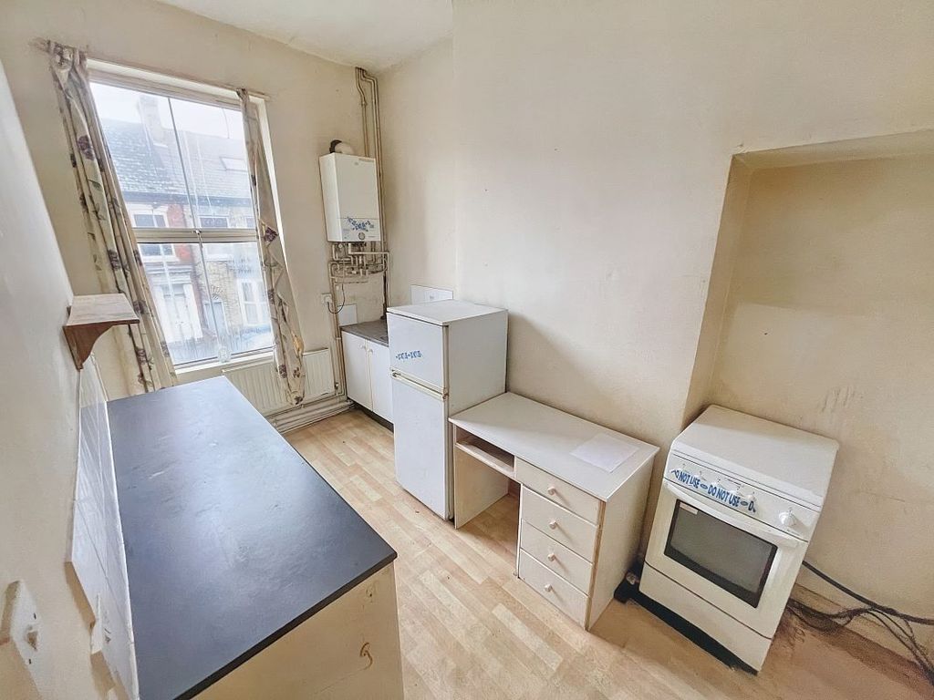 1 bed flat for sale in Flat 3 43 Louis Street, Kingston Upon Hull, North Humberside HU3, £10,000