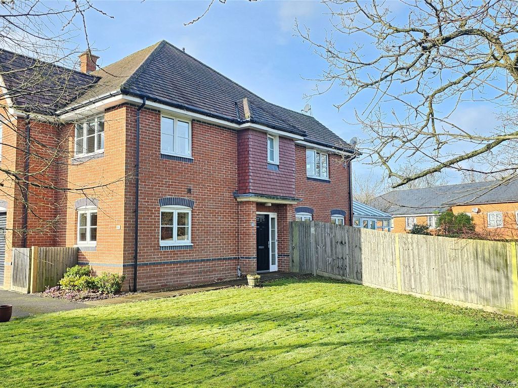 4 bed end terrace house for sale in Hermitage Green, Hermitage, West Berkshire RG18, £535,000