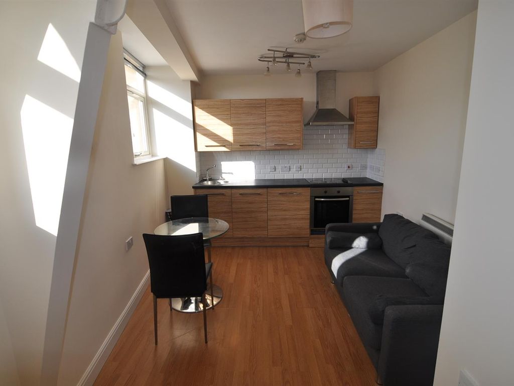 1 bed flat to rent in Corner House, 129 Godwin Street, Bradford BD1, £499 pcm