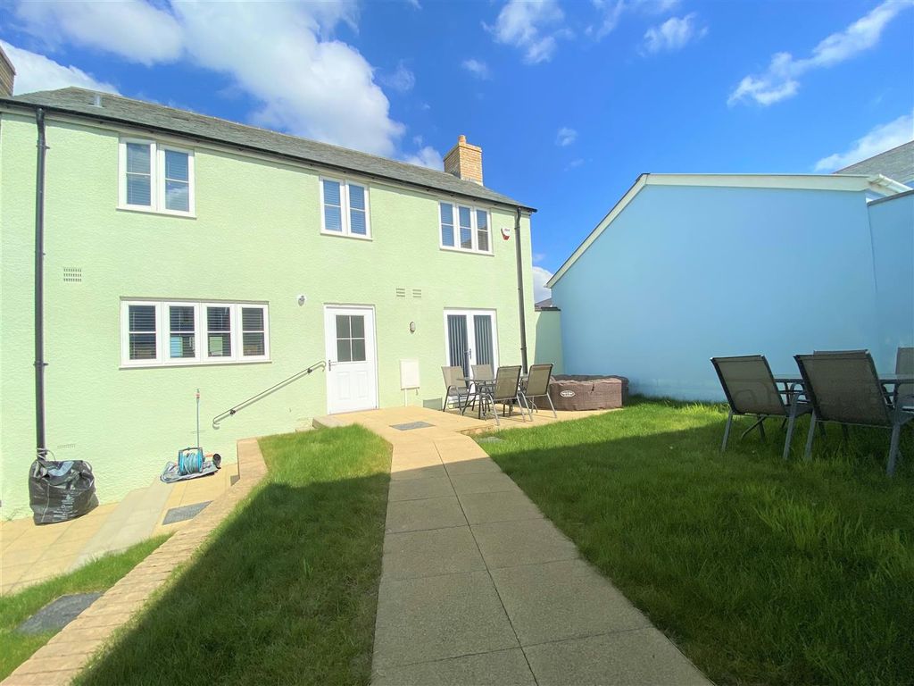 3 bed detached house to rent in Bownder Kolom, Newquay TR8, £1,350 pcm