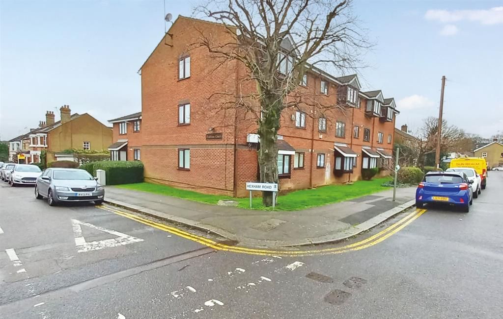 2 bed flat for sale in Hadley Road, New Barnet, Barnet EN5, £245,000