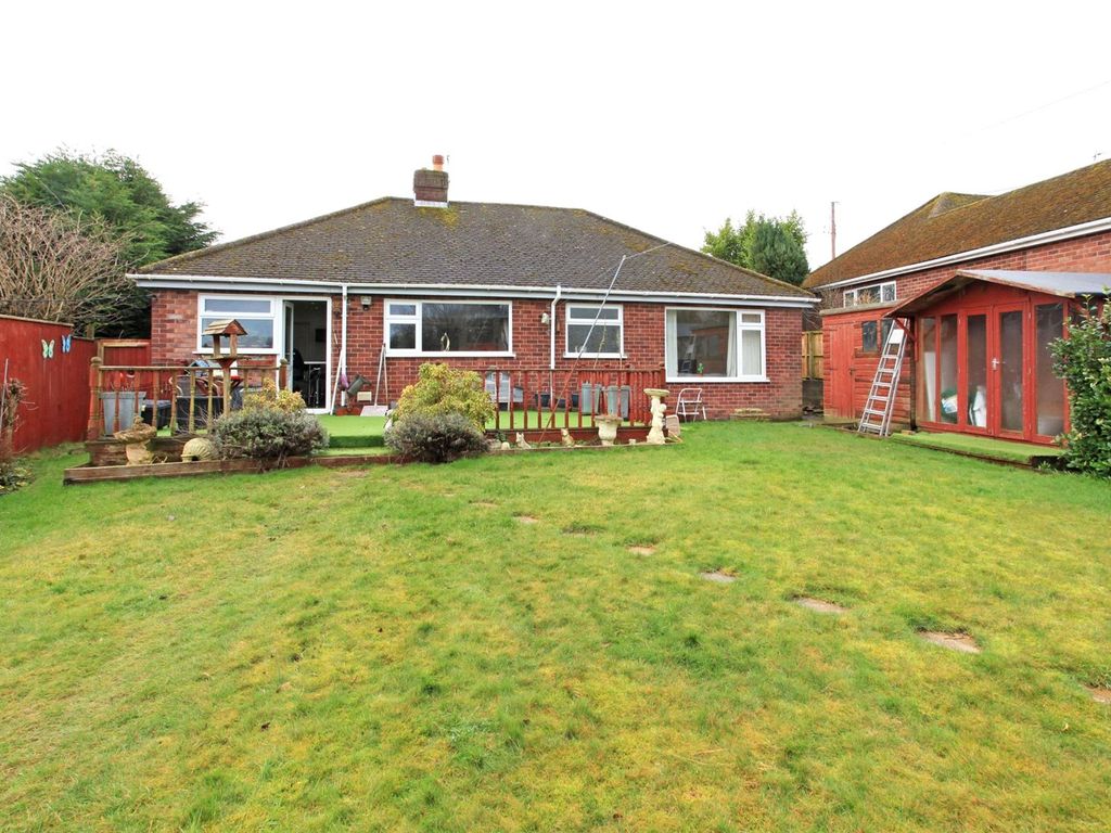 3 bed bungalow for sale in Milners Lane, Lawley Bank, Telford, Shropshire TF4, £330,000
