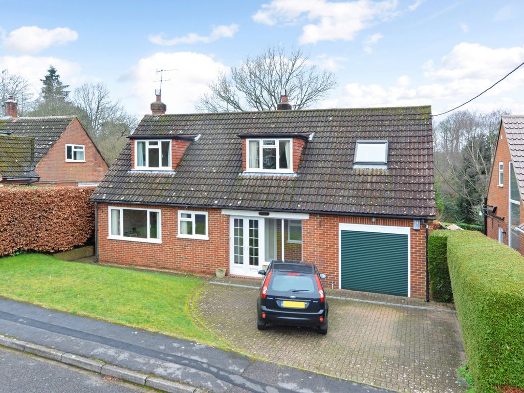 4 bed detached house for sale in Witley, Surrey GU8, £700,000