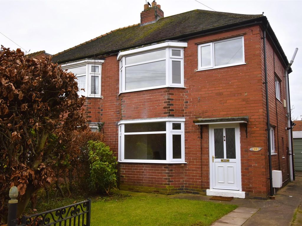 3 bed semi-detached house to rent in Broadway, York YO10, £1,400 pcm