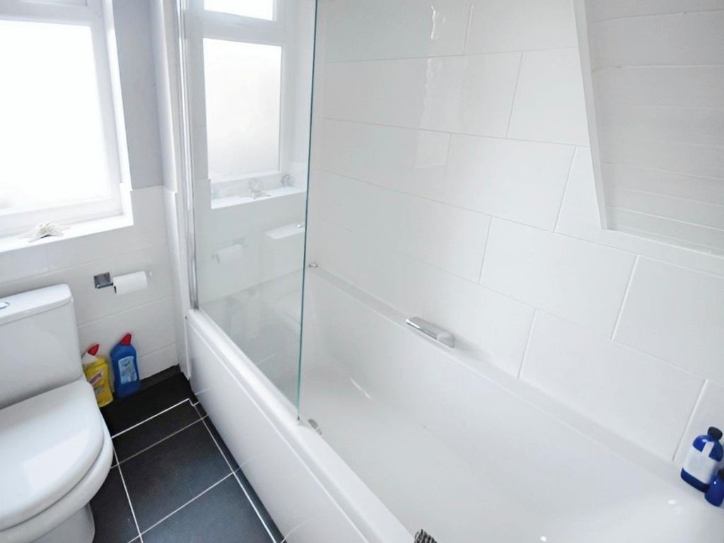 2 bed flat for sale in Morpeth Avenue, South Shields NE34, £110,000