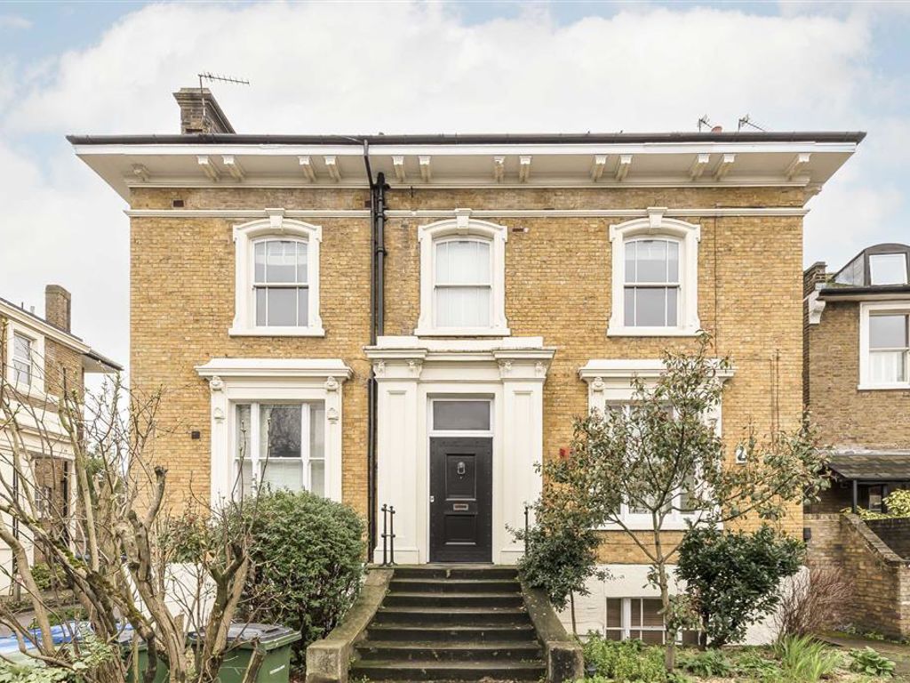 2 bed property for sale in Shooters Hill Road, London SE3, £600,000