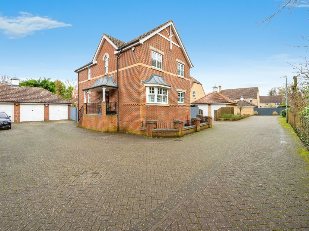 4 bed detached house for sale in Goodwood Close, Clophill, Bedford, Bedfordshire MK45, £635,000