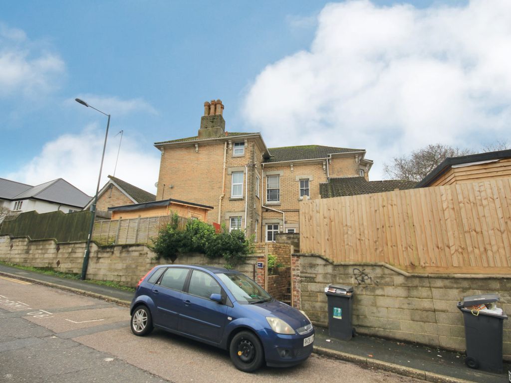 2 bed flat for sale in Southcote Road, Bournemouth BH1, £199,950