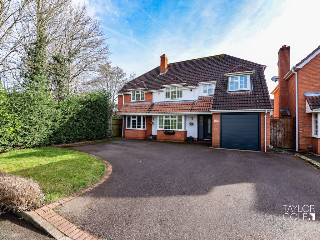 5 bed detached house for sale in Kent Avenue, Tamworth B78, £515,000