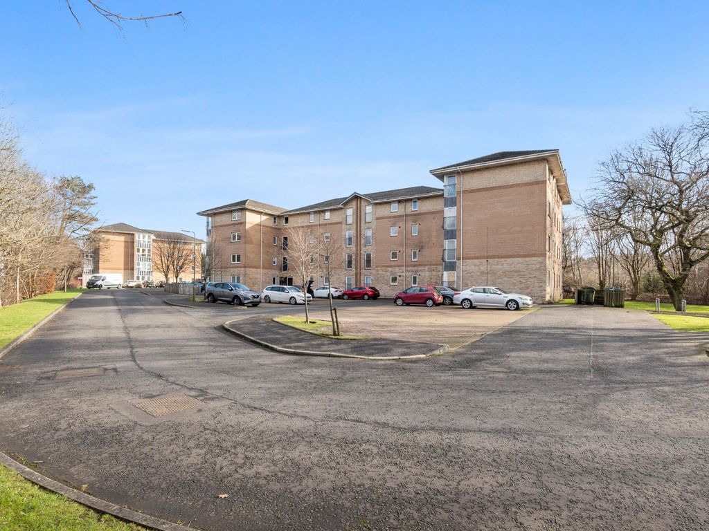 2 bed flat for sale in Swift Brae, Livingston EH54, £135,000