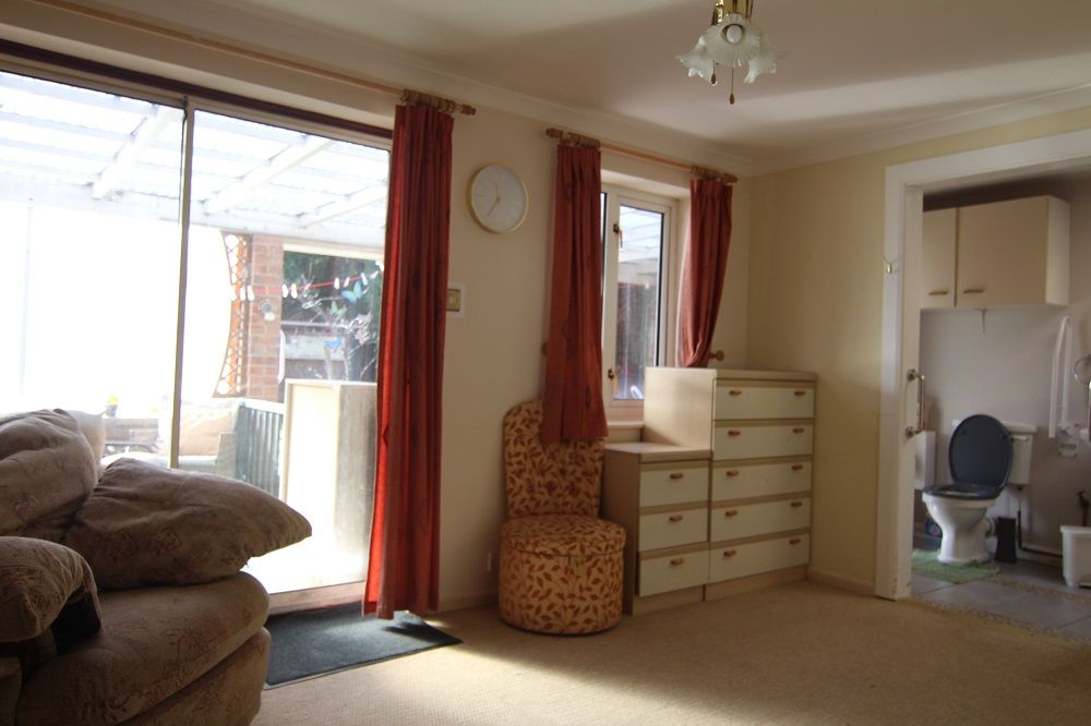 3 bed terraced house for sale in Elizabeth Road, Wokingham RG40, £360,000