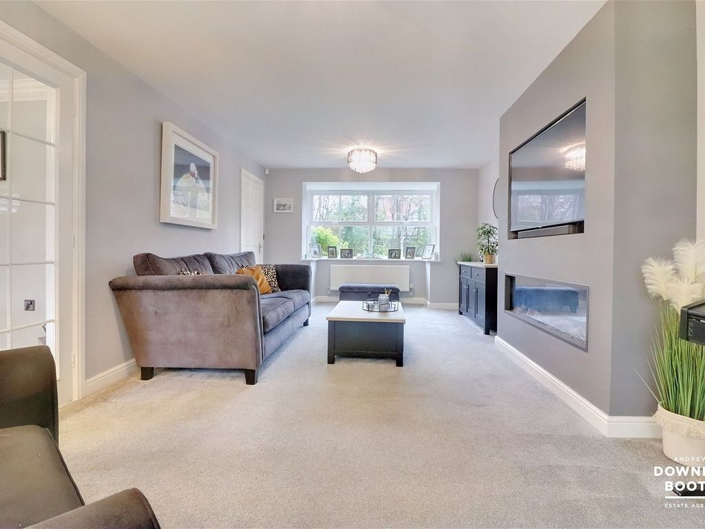 4 bed detached house for sale in Cheshire Close, Burntwood WS7, £595,000