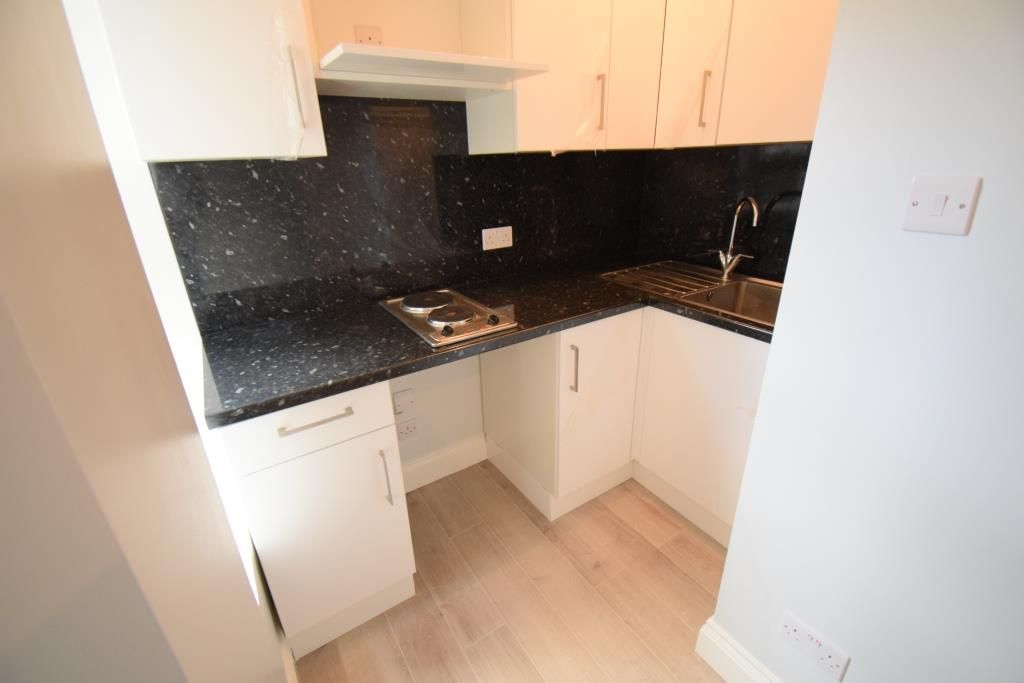 Studio to rent in Kingsland Road, London E8, £1,150 pcm