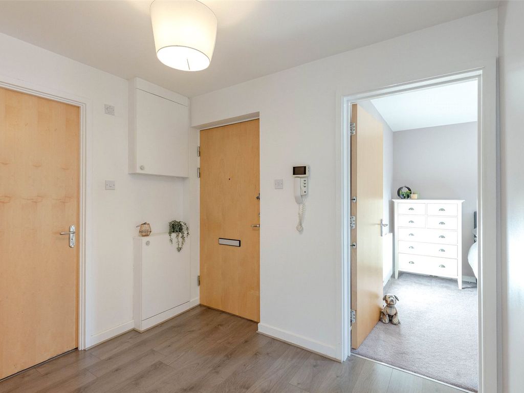 2 bed flat to rent in 3/6, Wishaw Terrace, Edinburgh, Midlothian EH7, £1,450 pcm