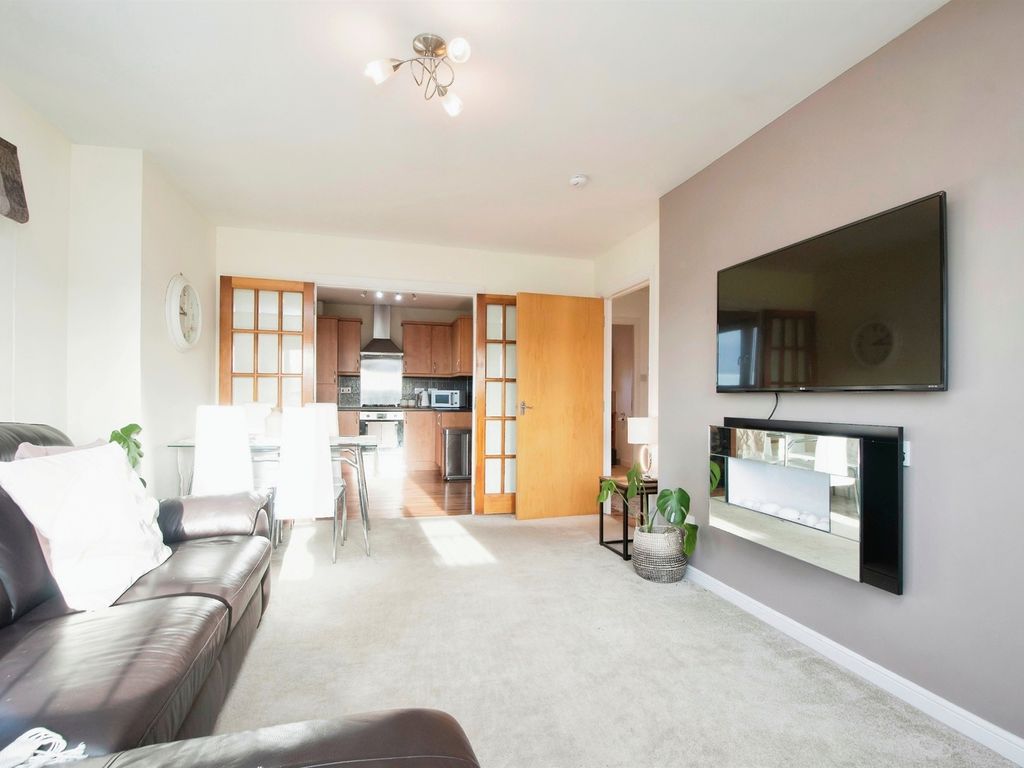 2 bed flat for sale in Westfarm Court, Cambuslang, Glasgow G72, £120,000