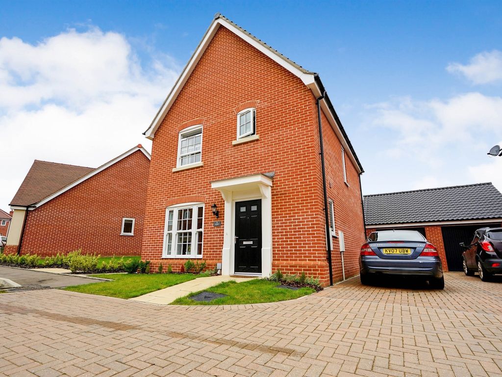 3 bed detached house for sale in Poppy Way, Acle, Norwich NR13, £360,000