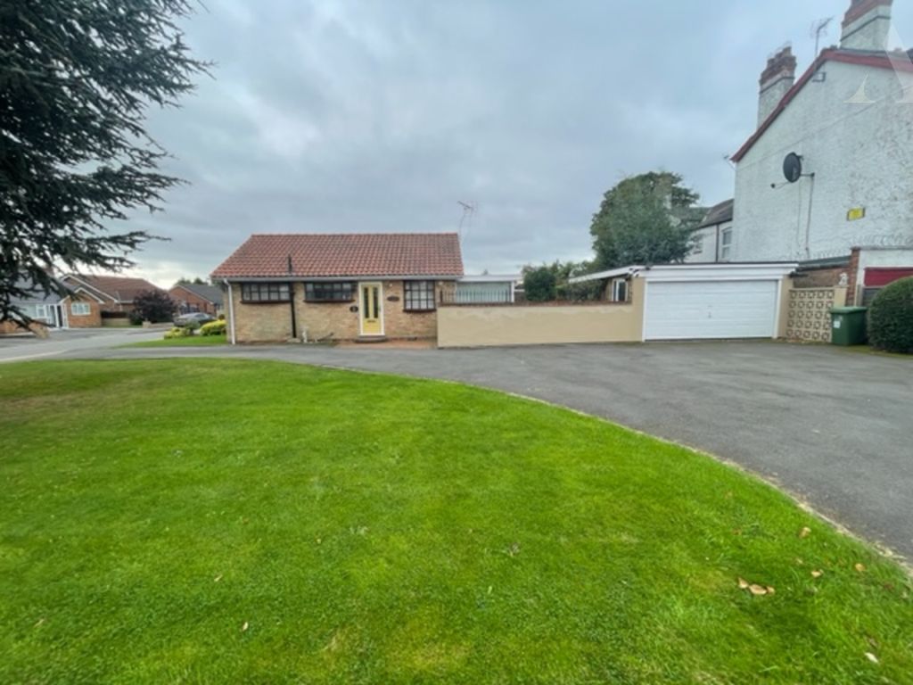 3 bed bungalow for sale in Solihull Road, Shirley, Solihull, West Midlands B90, £500,000