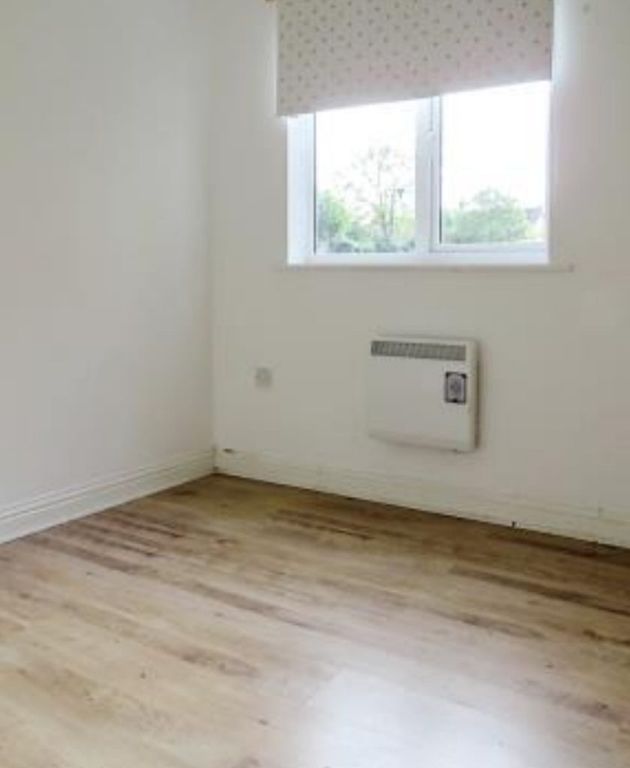 2 bed flat for sale in Fellowes Road, Peterborough PE2, £115,000