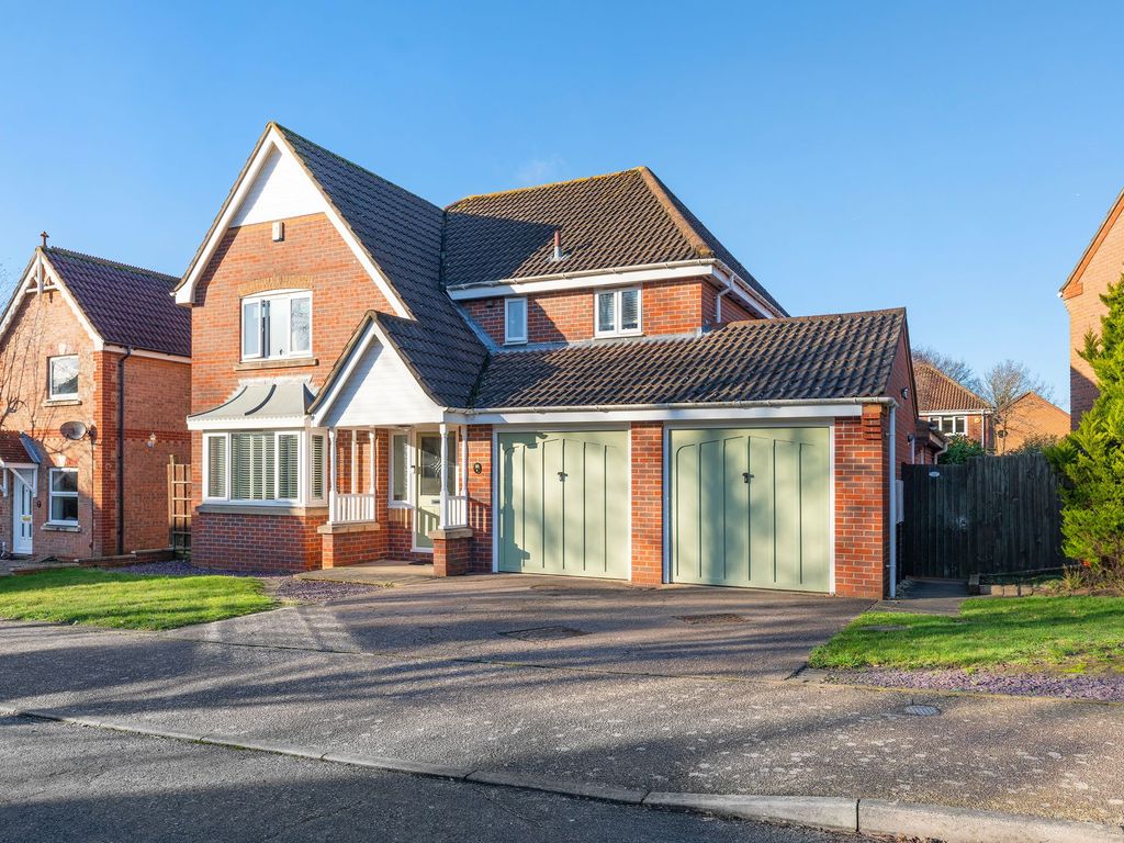5 bed detached house for sale in Pond Road, Horsford, Norwich NR10, £450,000