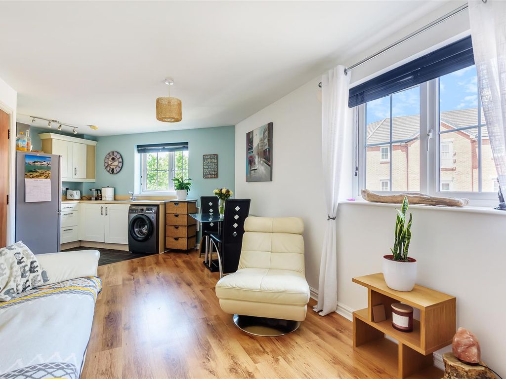2 bed flat for sale in Six Mills Avenue, Gorseinon, Swansea SA4, £110,000