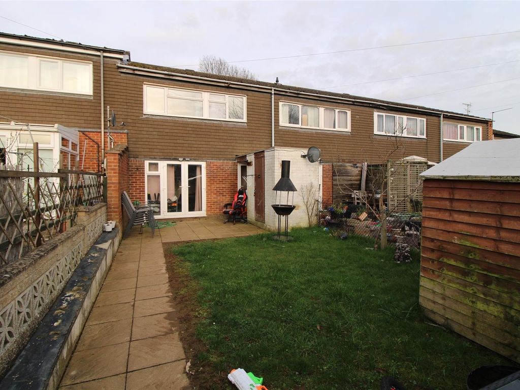 3 bed property for sale in The Stour, Daventry NN11, £179,995