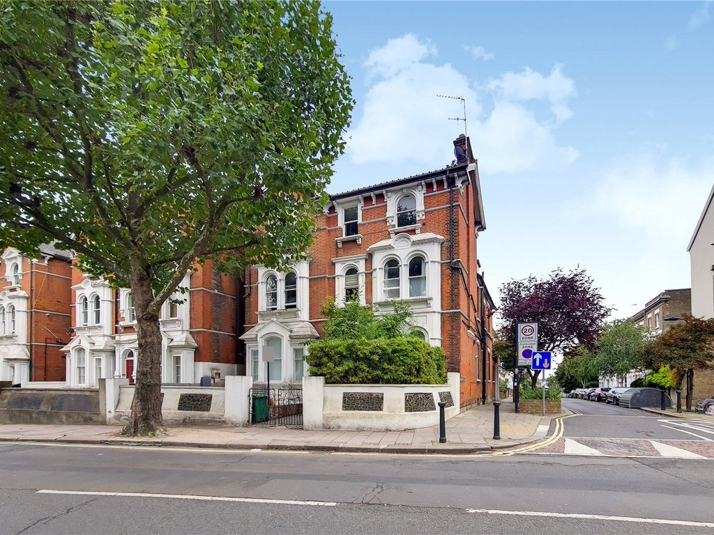 2 bed flat to rent in West End Lane, West Hampstead NW6, £3,600 pcm