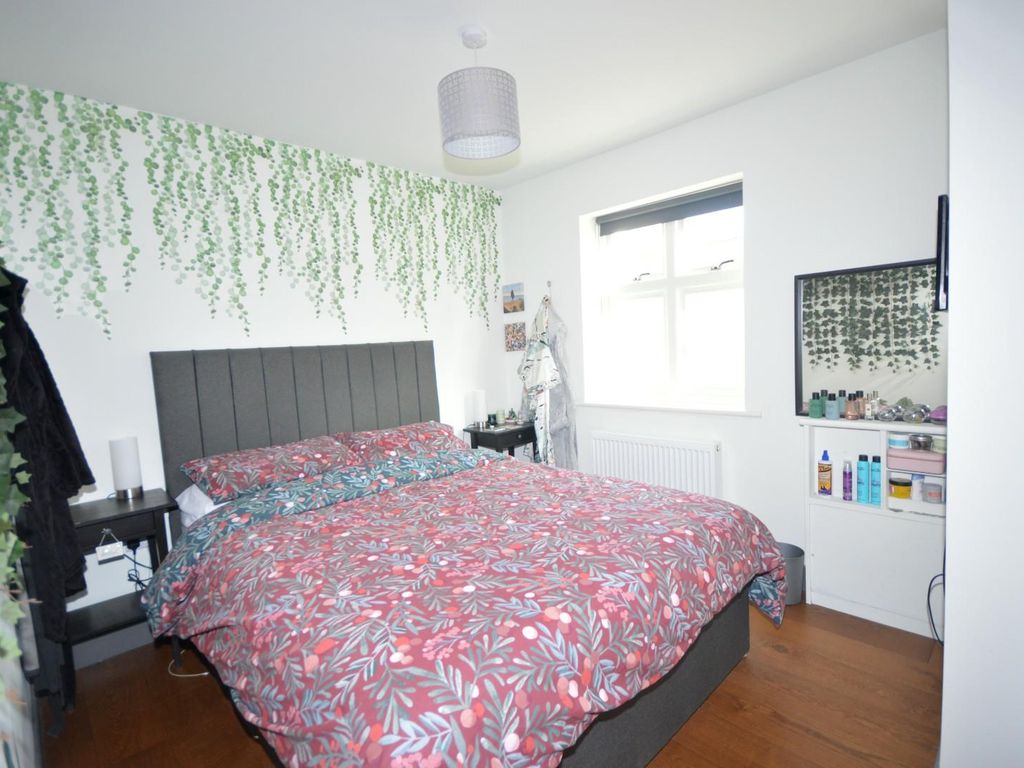 1 bed property for sale in The Square, Earls Barton, Northampton NN6, £199,995