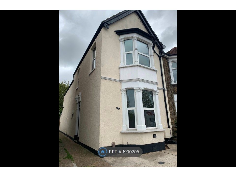 Room to rent in Sutton Road, Southend-On-Sea SS2, £600 pcm