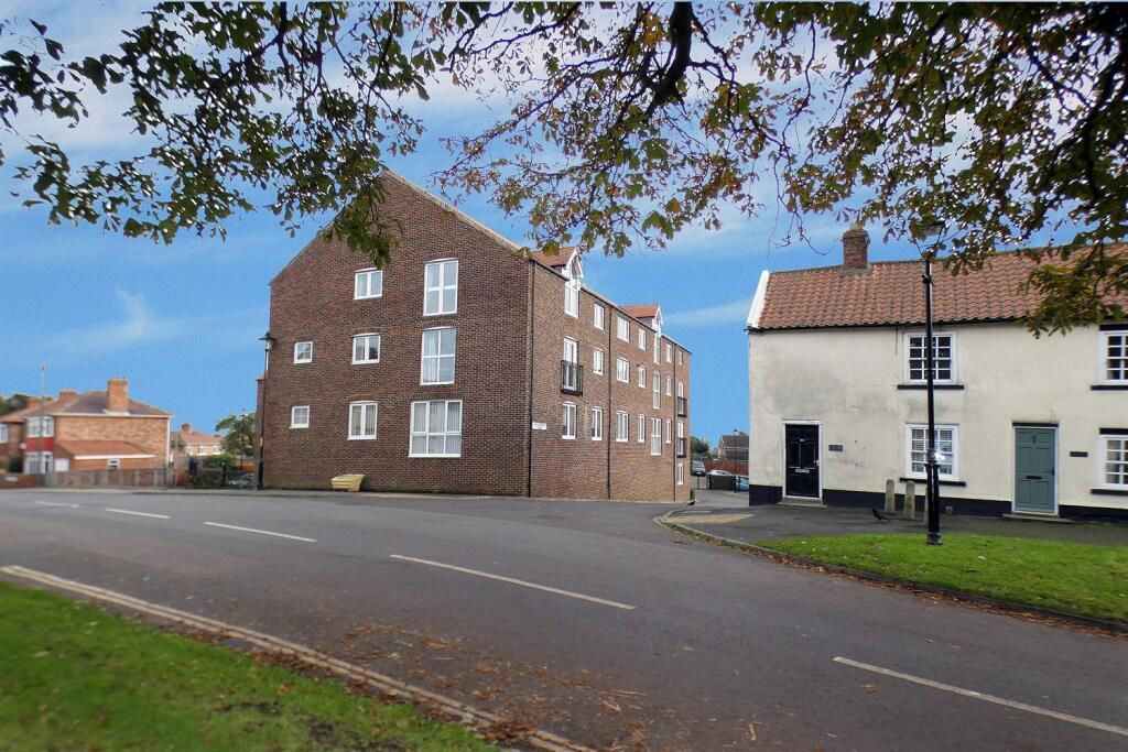 2 bed flat for sale in Blandford Close, Norton, Stockton-On-Tees TS20, £145,000