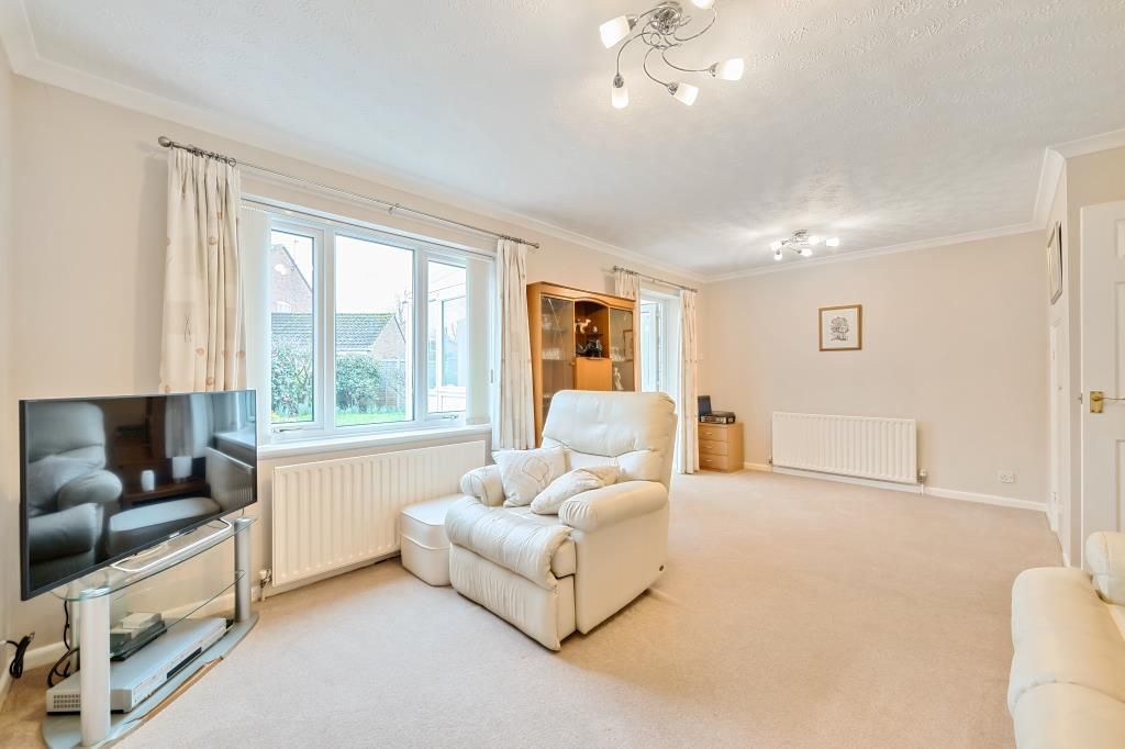 3 bed detached house for sale in Thatcham, Berkshire RG19, £400,000