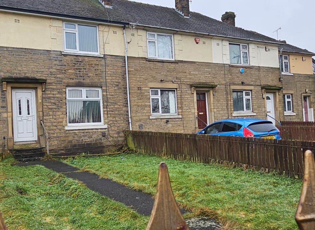 2 bed town house for sale in Canterbury Avenue, Bradford BD5, £120,000