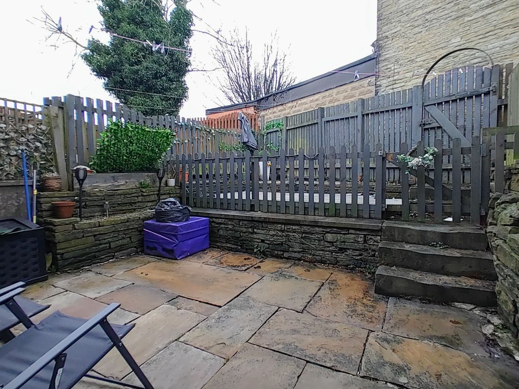 3 bed terraced house for sale in Bradford Road, Clayton, Bradford BD14, £135,000