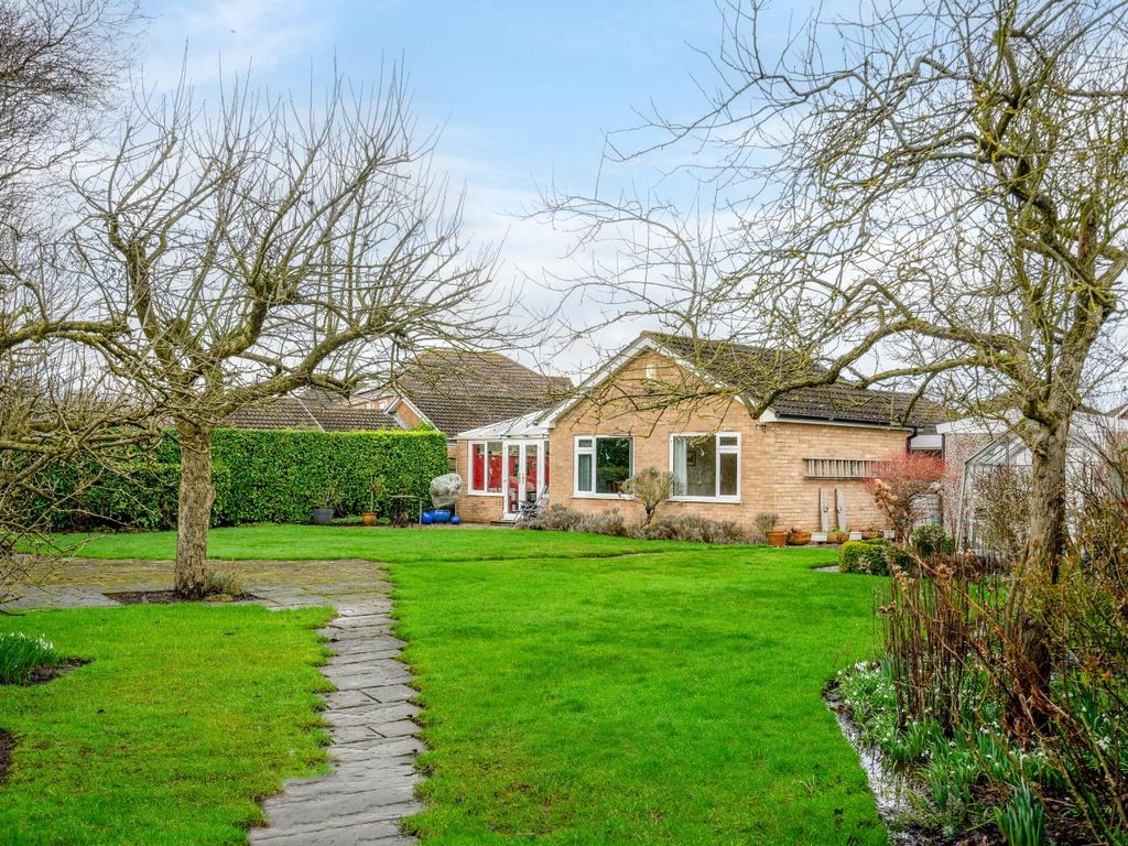 3 bed detached bungalow for sale in Southfield Close, Rufforth, York YO23, £450,000