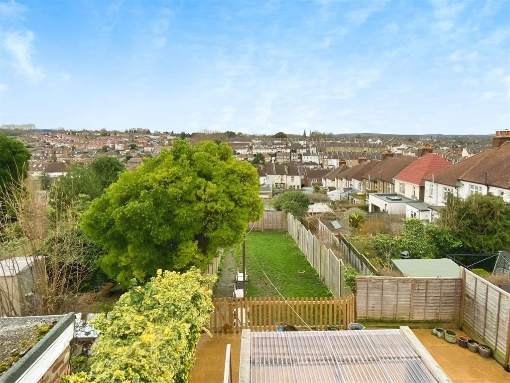 3 bed property for sale in City Way, Rochester ME1, £425,000