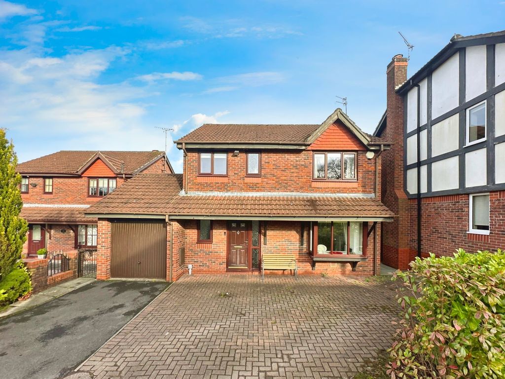 4 bed detached house for sale in Bellerby Close, Whitefield M45, £485,000