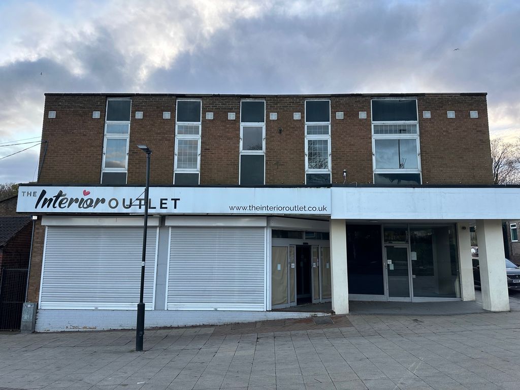Retail premises to let in Bank Street, Pontefract WF9, £24,500 pa
