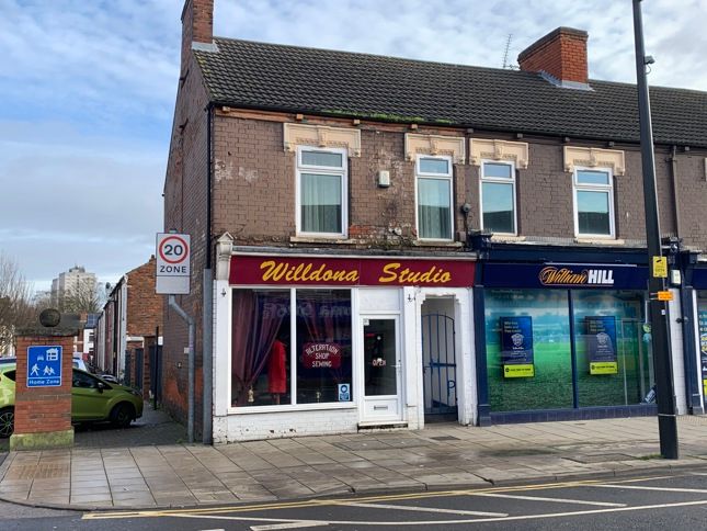 Retail premises for sale in Frodingham Road, Scunthorpe, North Lincolnshire DN15, £90,000