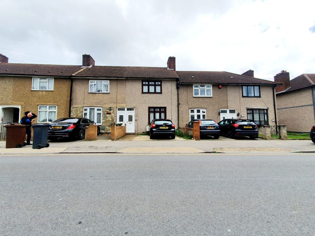 2 bed terraced house to rent in Grafton Road, Dagenham RM8, £1,650 pcm