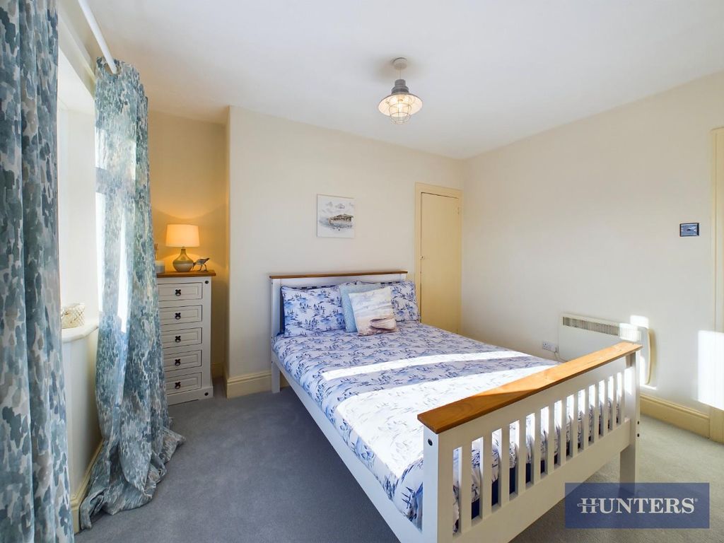 2 bed flat for sale in Rutland Street, Filey YO14, £150,000