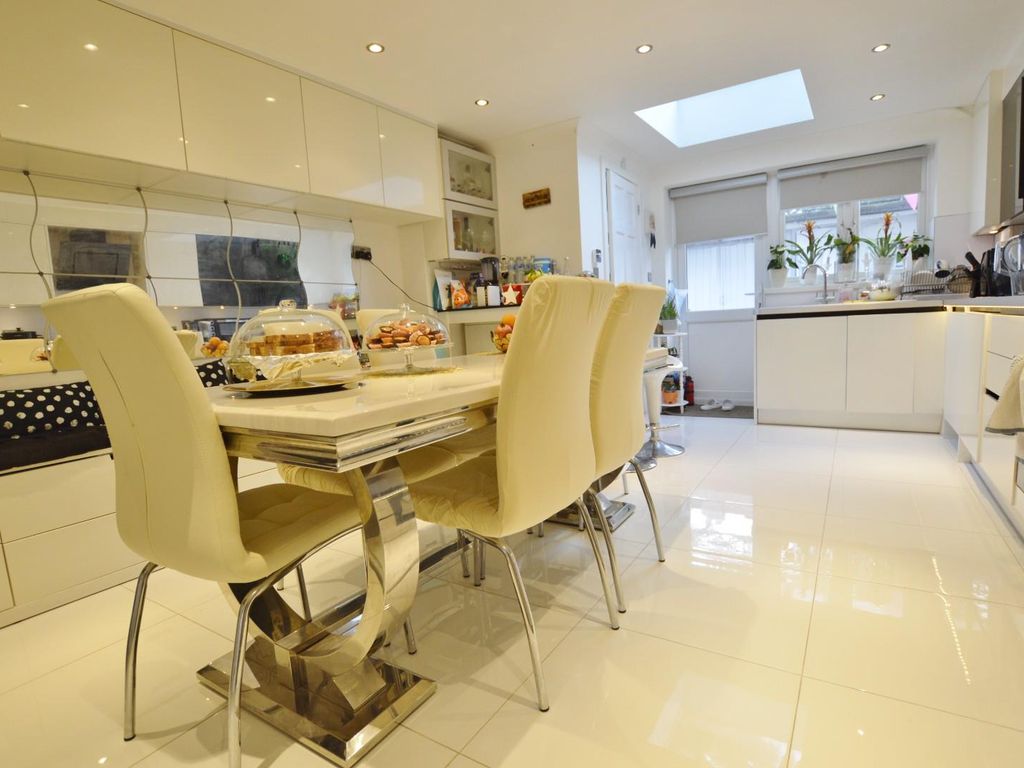 3 bed property for sale in Thorpe Road, London E7, £650,000